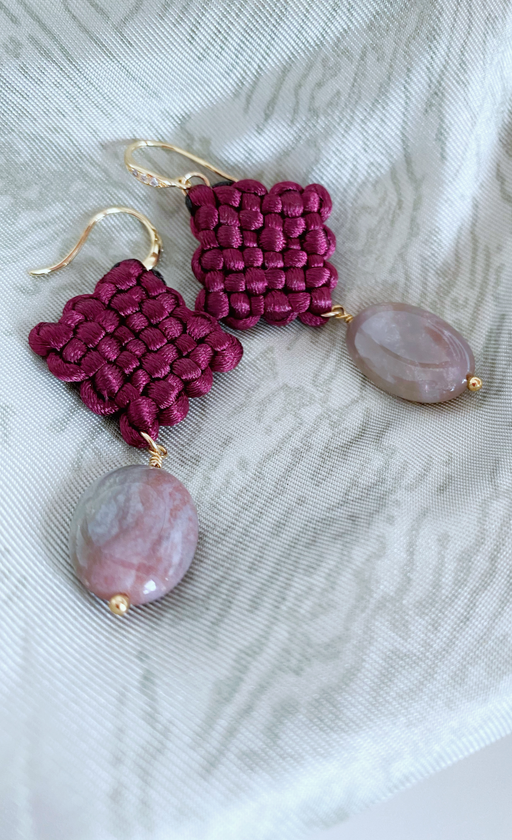 Affinity Knot in Sangria | Indian Agate